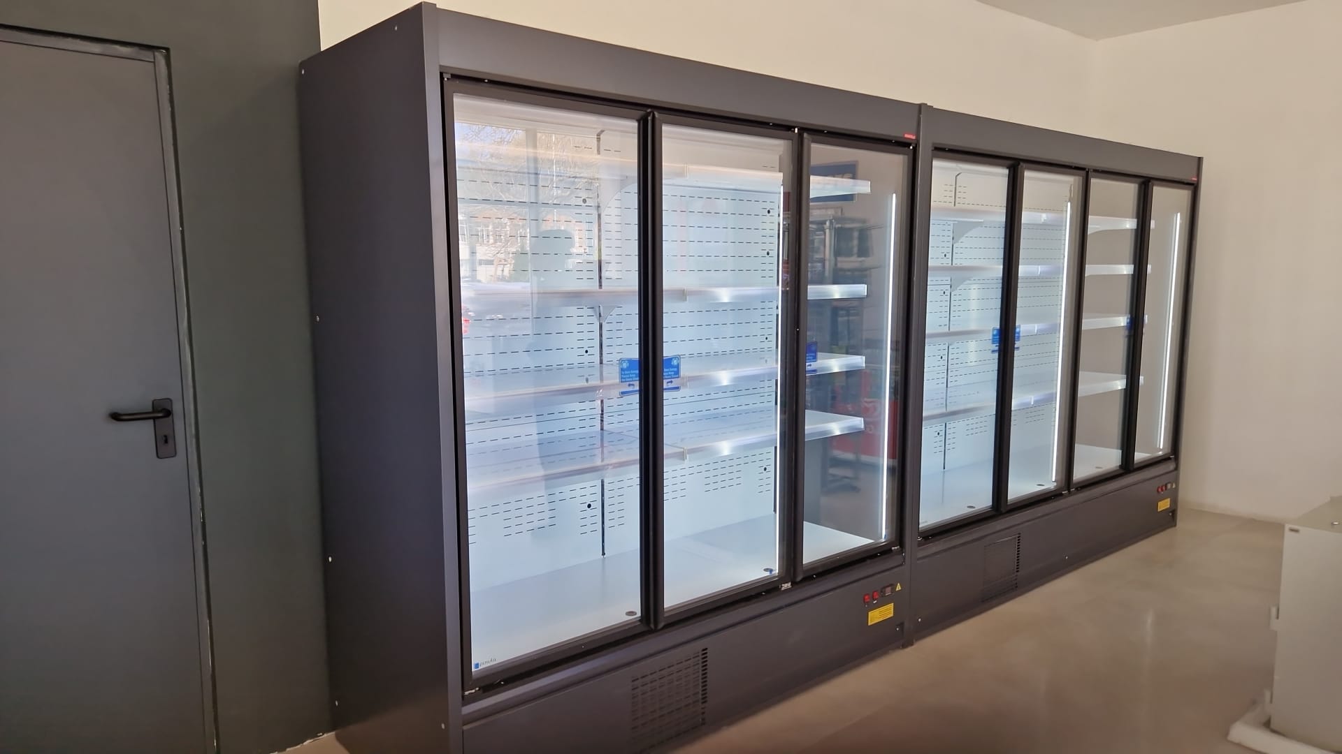 Vitrină frigorifică carmangerie