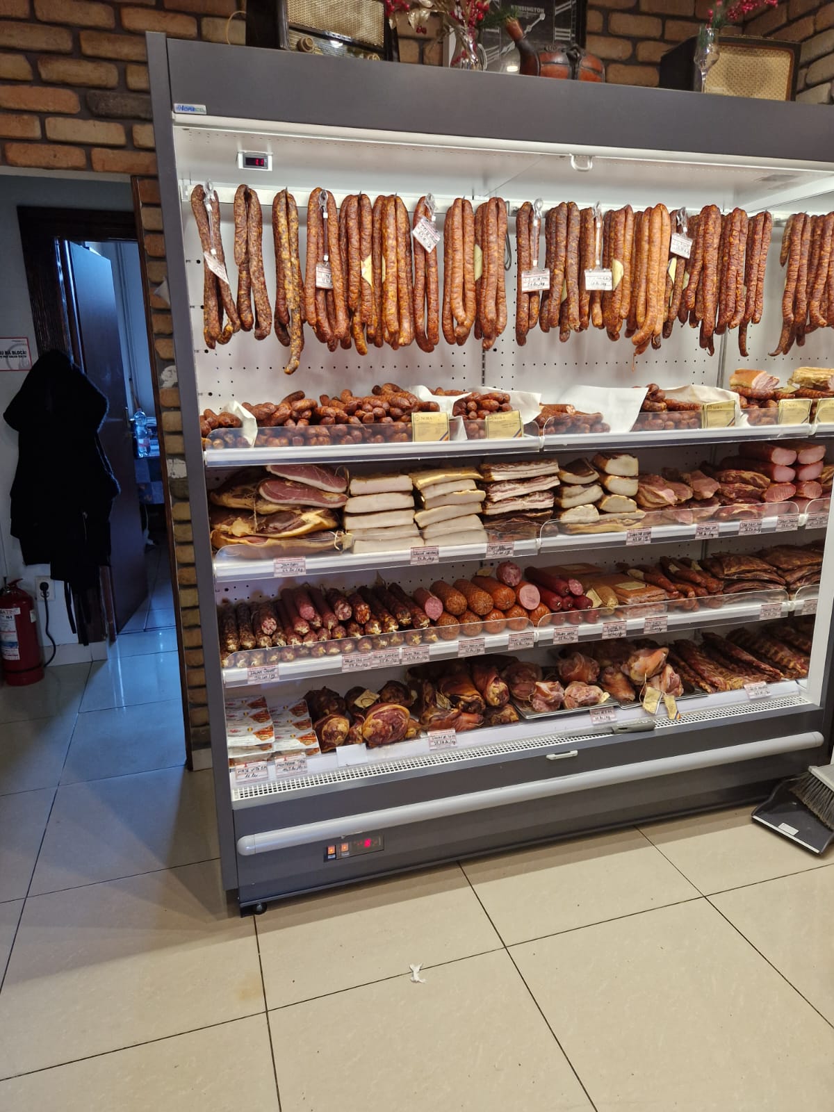 Vitrină frigorifică produse din carne